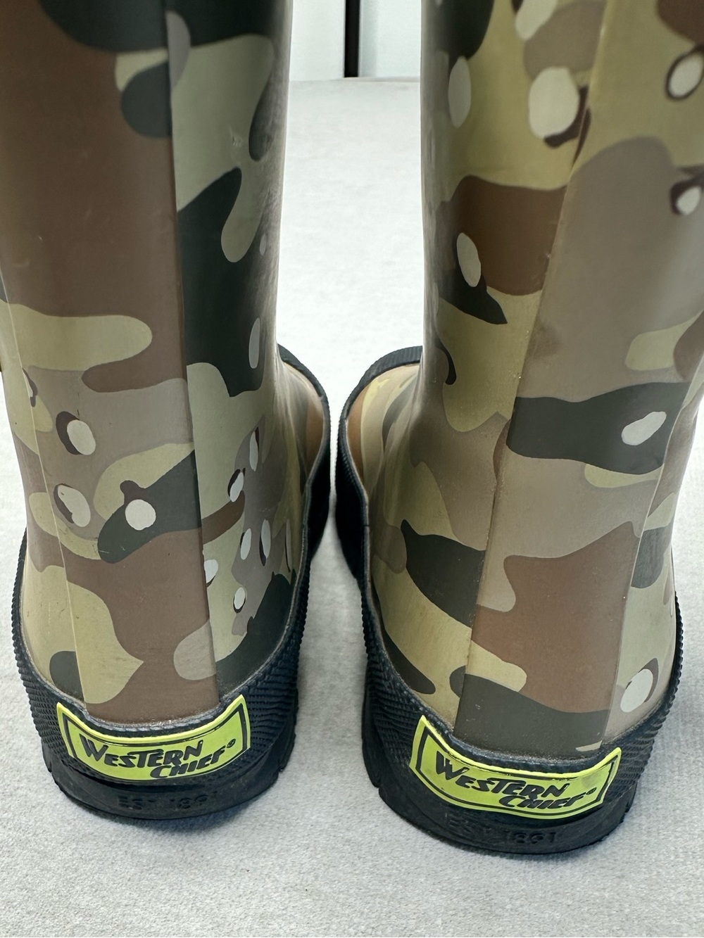 Western Chief Boys Camo Rain Boots with American Flag Patch - Picture 4 of 5